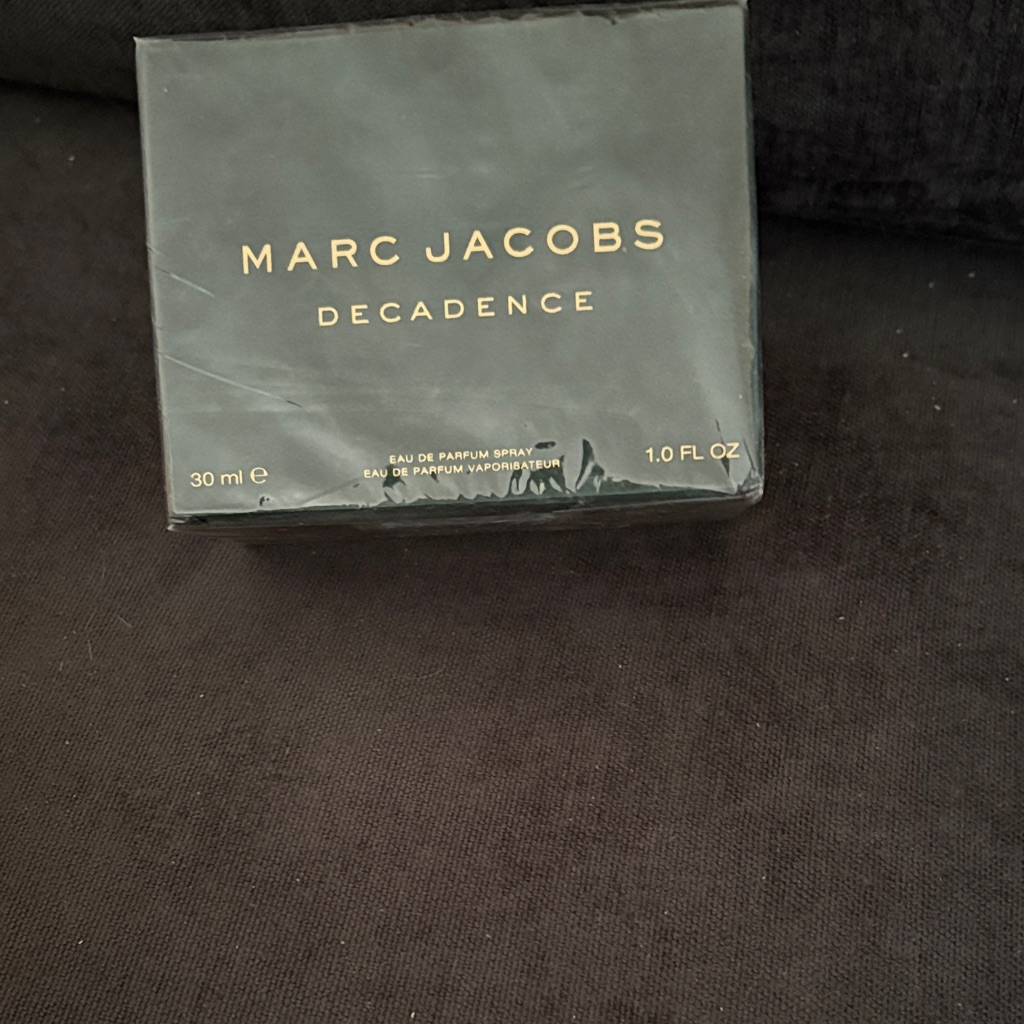 Marc Jacobs Decadence Box In Green With Gold Lettering Marc Jacobs Decadence Box In Green With Gold Lettering
